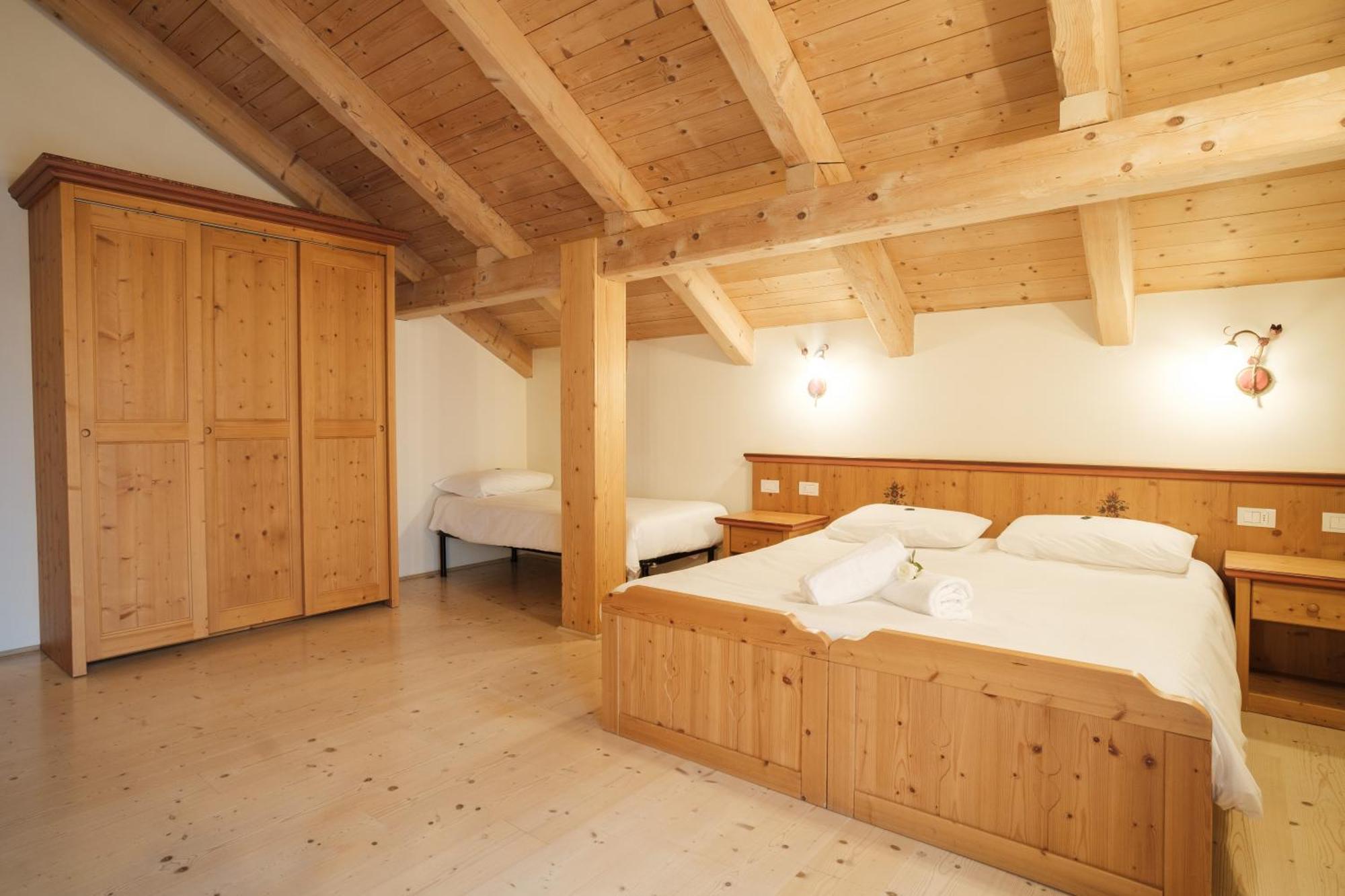Casa Moresc Spiazzo  Rum bild