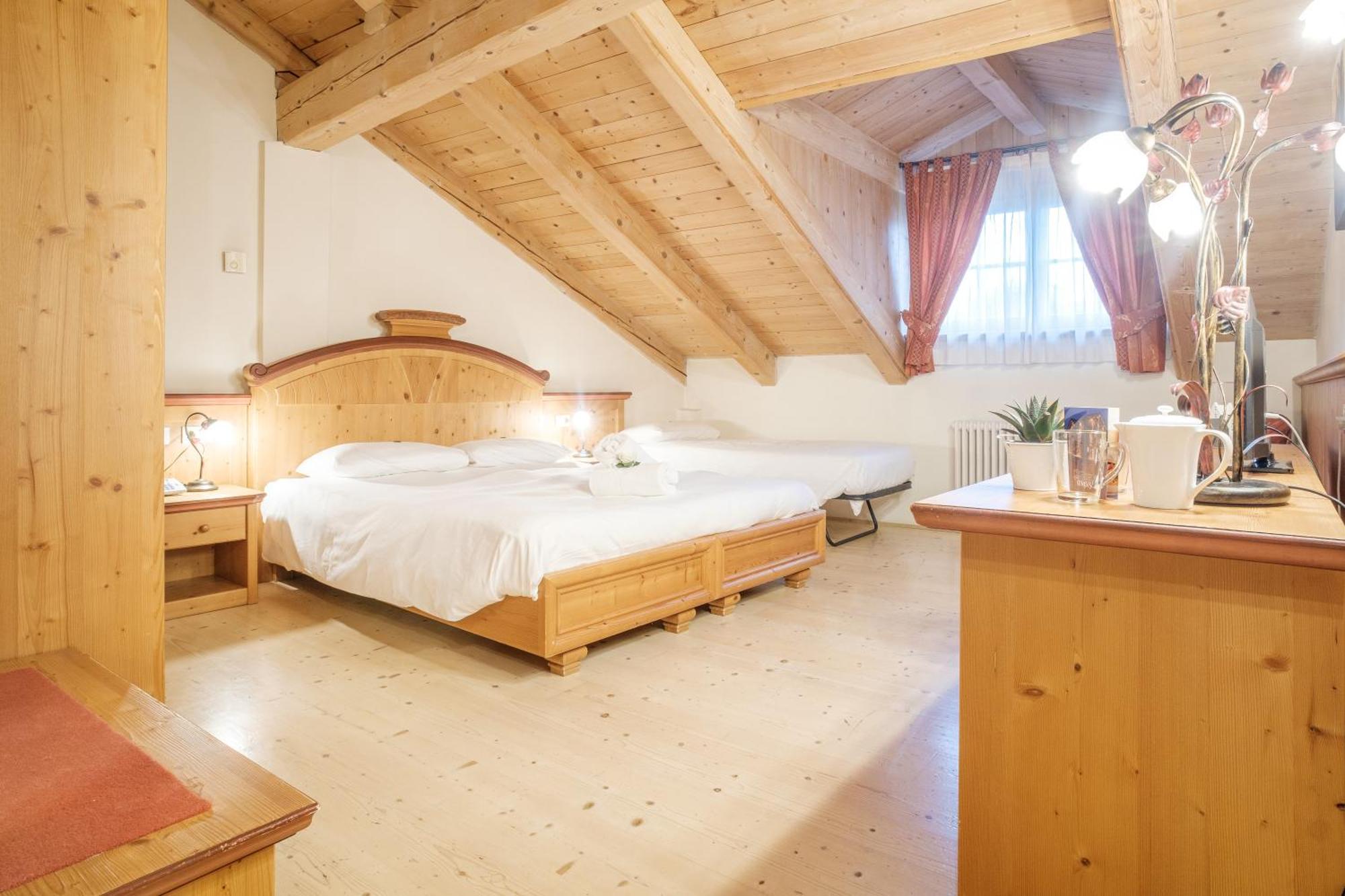 Casa Moresc Spiazzo  Rum bild